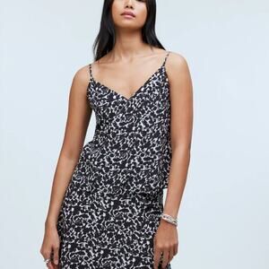 Madewell Black and White V Neck Cami Floral Crepe SZ 2 NWT Office Versatile